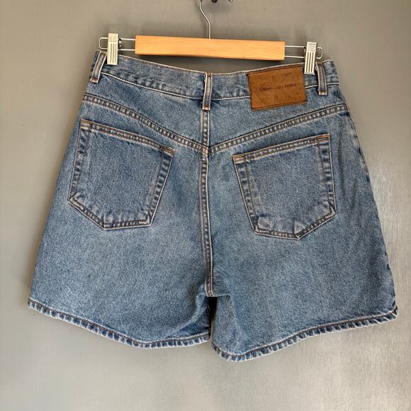 CK CALVIN KLEIN JEANS Women's 9 Button Fly Easy Fit Light Wash Denim Shorts - Picture 2 of 11